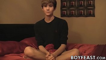 Cute Twink Dakota White Jacking Off His Big Strong Dick free video